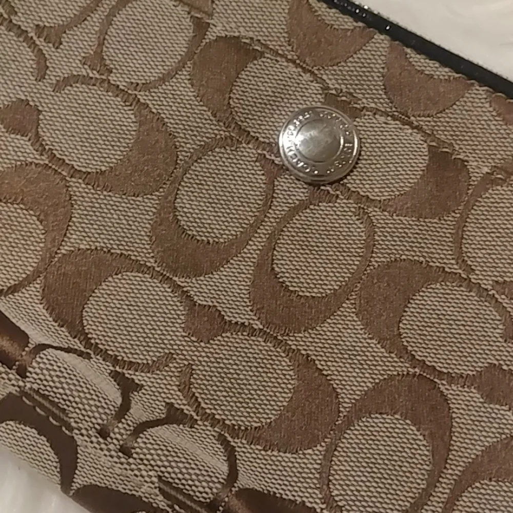 Coach Signature Jacquard CC Wristlet